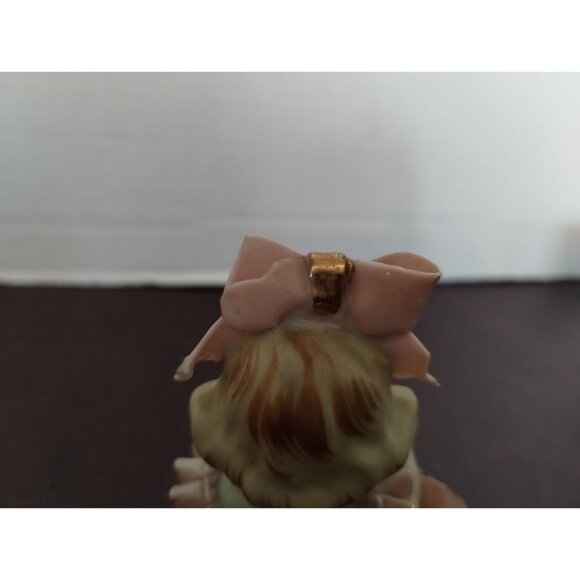 Vintage Ceramic Figurine Of Girl With Accordion & Pink Bow - Picture 7 of 7